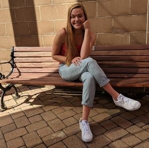 Meet your Posher, Carly